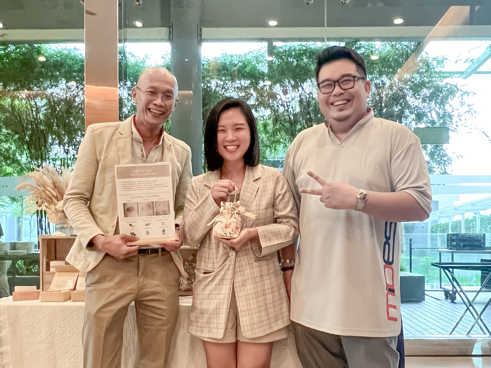 {"ARInfo":{"IsUseAR":false},"Version":"1.0.0","MakeupInfo":{"IsUseMakeup":false},"FaceliftInfo":{"IsChangeEyeLift":false,"IsChangeFacelift":false,"IsChangePostureLift":false,"IsChangeNose":false,"IsChangeFaceChin":false,"IsChangeMouth":false,"IsChangeThinFace":false},"BeautyInfo":{"SwitchMedicatedAcne":false,"IsAIBeauty":false,"IsBrightEyes":false,"IsSharpen":false,"IsOldBeauty":false,"IsReduceBlackEyes":false},"HandlerInfo":{"AppName":2},"FilterInfo":{"IsUseFilter":false}}